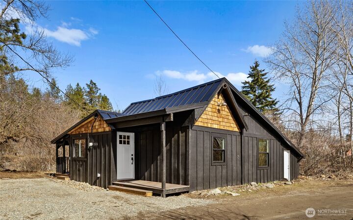 Property Photo: 402 W Second WA 98922