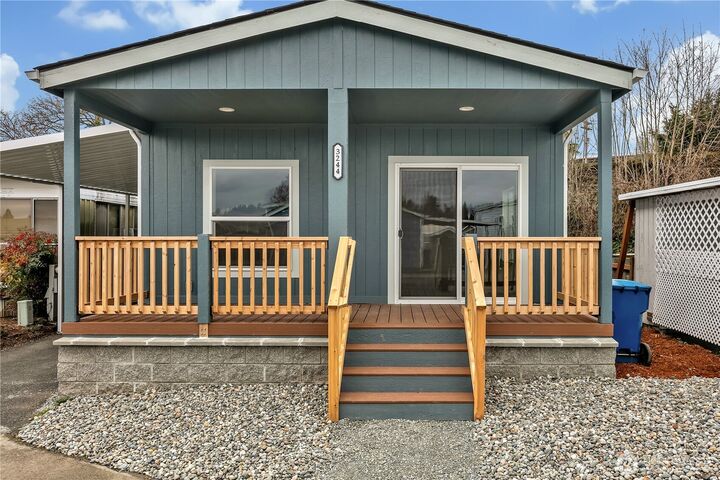 Property Photo: 3244 S 180th Place 33 WA 98188