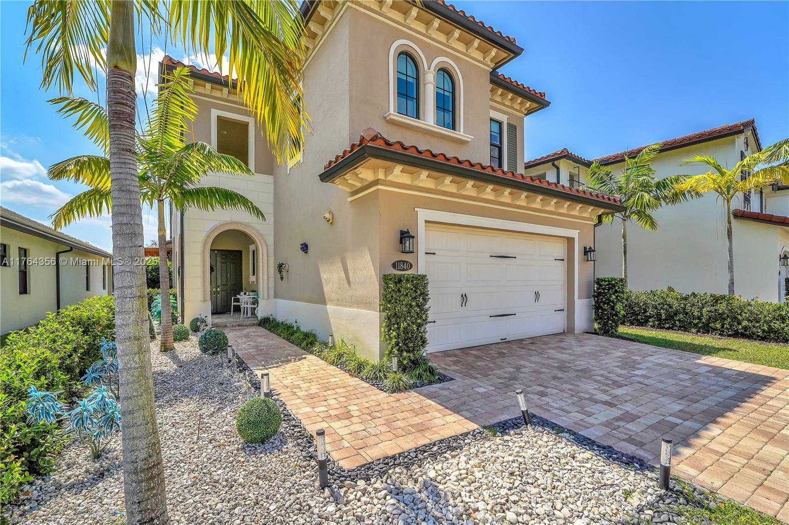11840 SW 13th Ct  Pembroke Pines FL 33025 photo