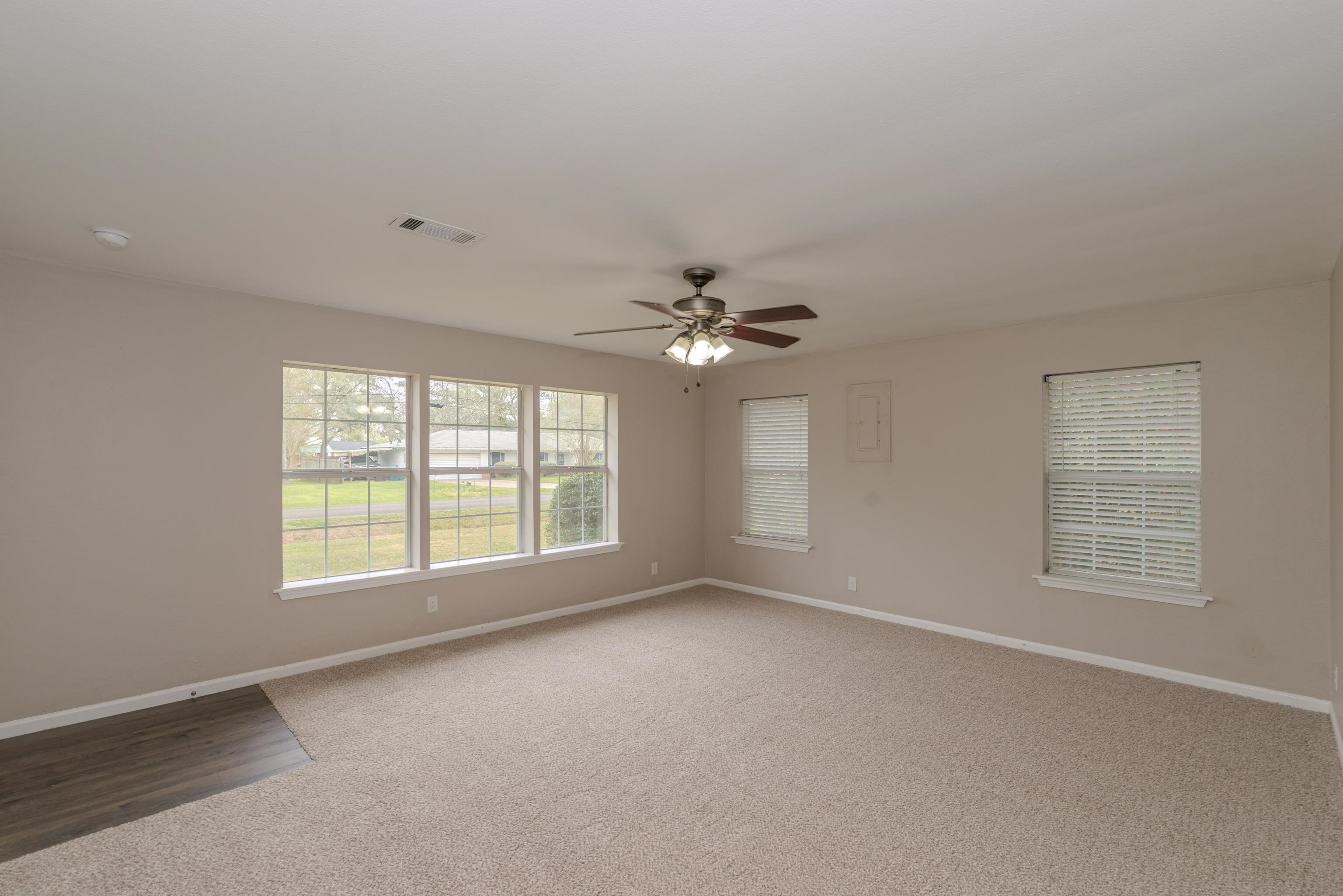 Property Photo: 895 Morning Glory TX 77611-2507