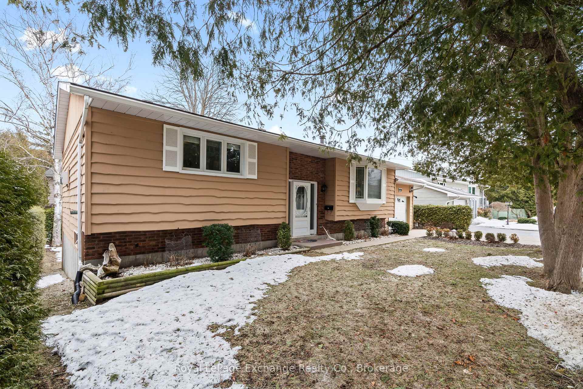 Property Photo: 929 Saugeen Street ON N2Z 1A9