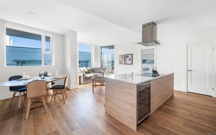 Property Photo: 1628 Store St 906 BC V8W 0H1