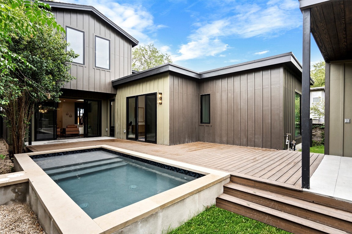705 E 50th Street  Austin TX 78751 photo