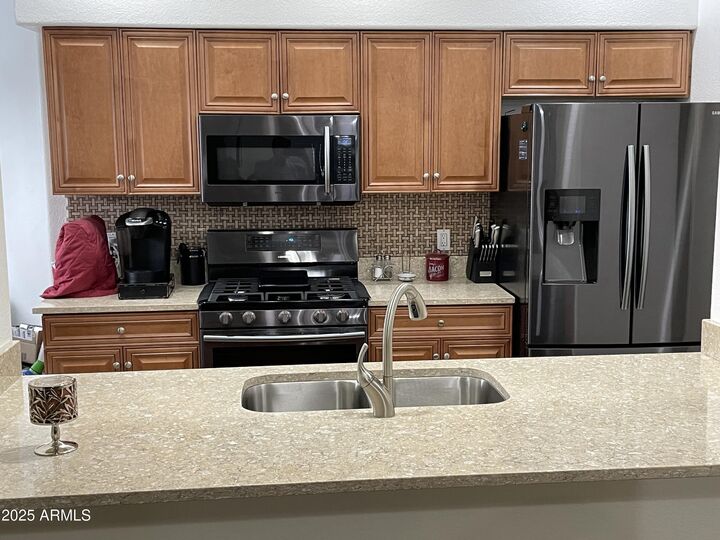 Property Photo:  7401 W Arrowhead Clubhouse Drive 1015  AZ 85308 
