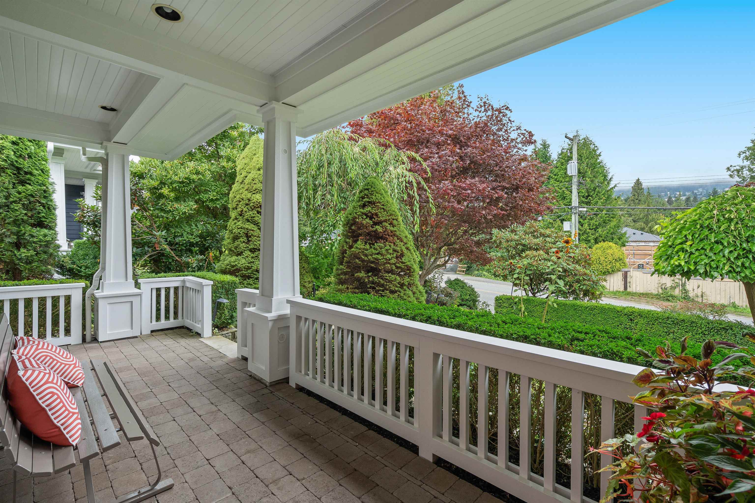 Property Photo: 938 Kings Avenue BC V7T 2B7