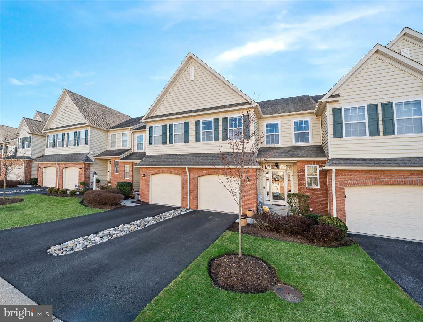 Property Photo: 264 Deepdale Drive 31 PA 19348