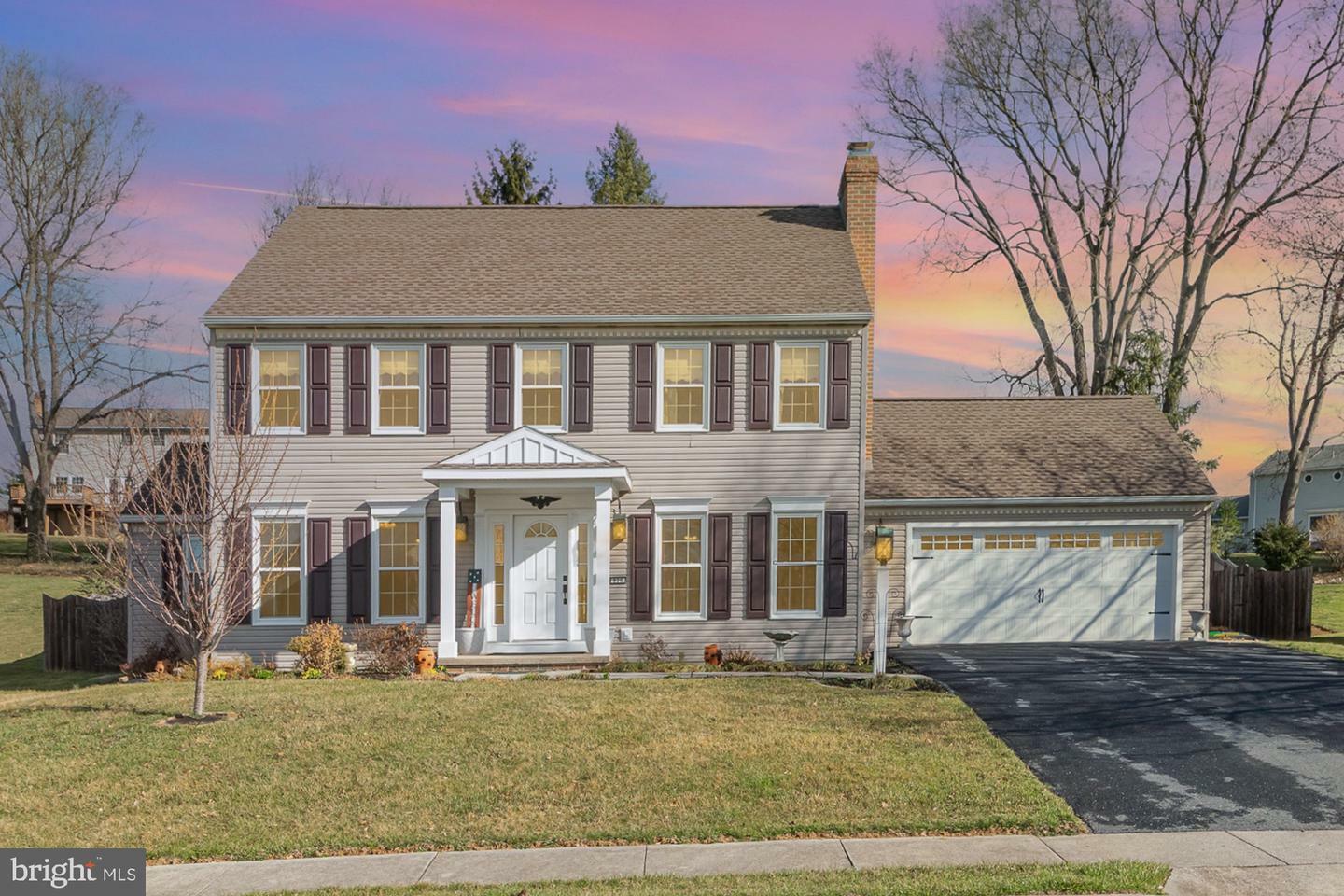 876 Hawthorne Avenue  Mechanicsburg PA 17055 photo
