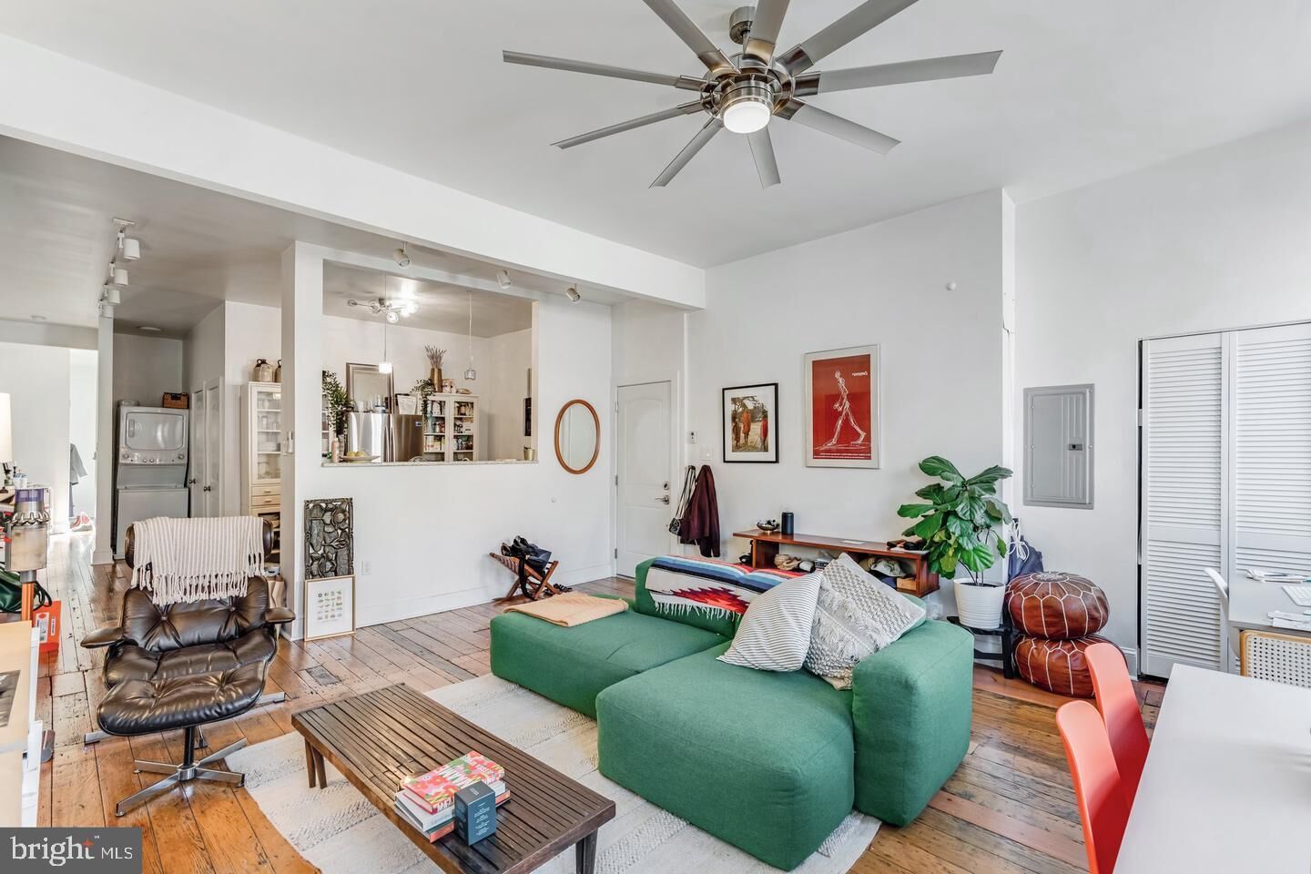 Property Photo:  519 S 5th Street 2  PA 19147 