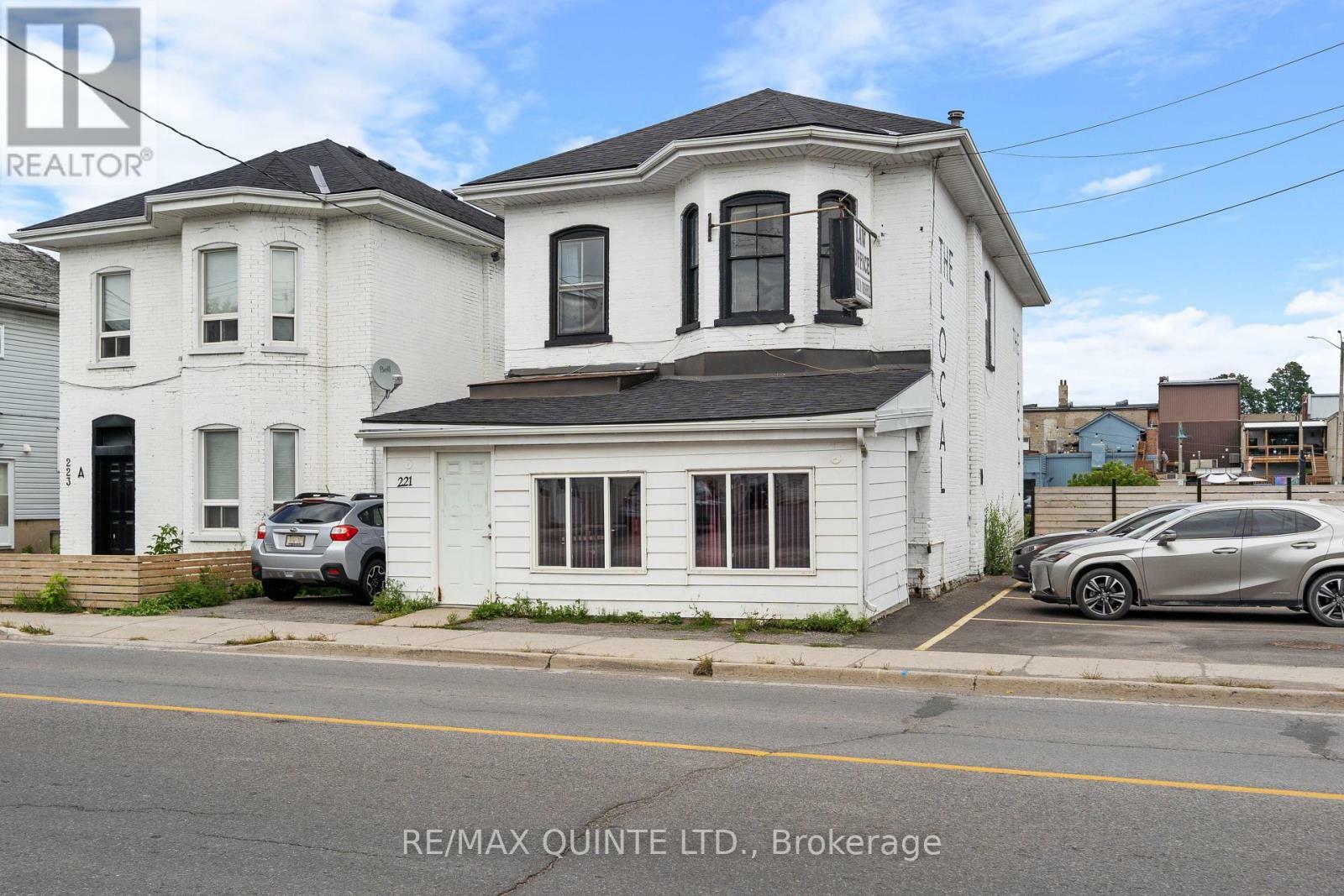 Photo de la propriété: 221 Coleman Street ON K8P 3H8