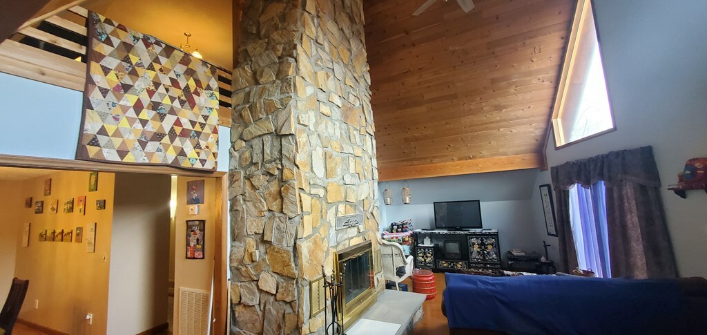 Property Photo: 1186 Dry Ridge Rd KY 41201