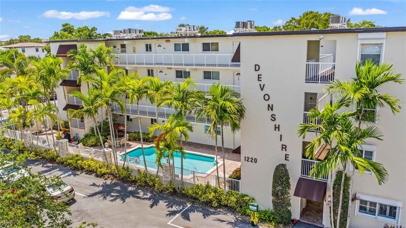 Property Photo: 1220 NE 3rd St 205 FL 33301