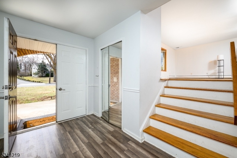 Property Photo: 372 Willow Way NJ 07066
