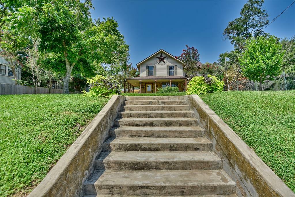 Property Photo: 706 S Market Street TX 77833