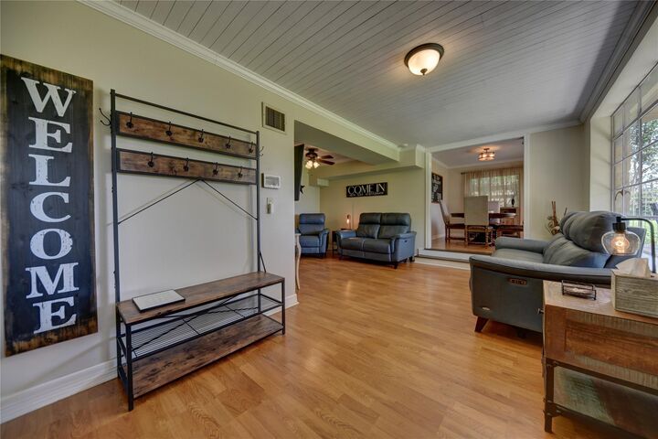 Property Photo:  706 S Market Street  TX 77833 