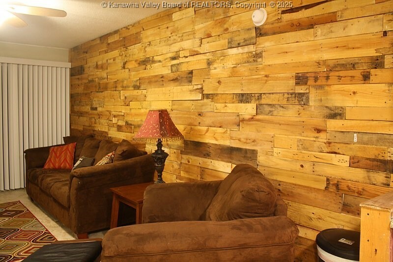 Property Photo: 2106 Kanawha Boulevard E 601 WV 25311