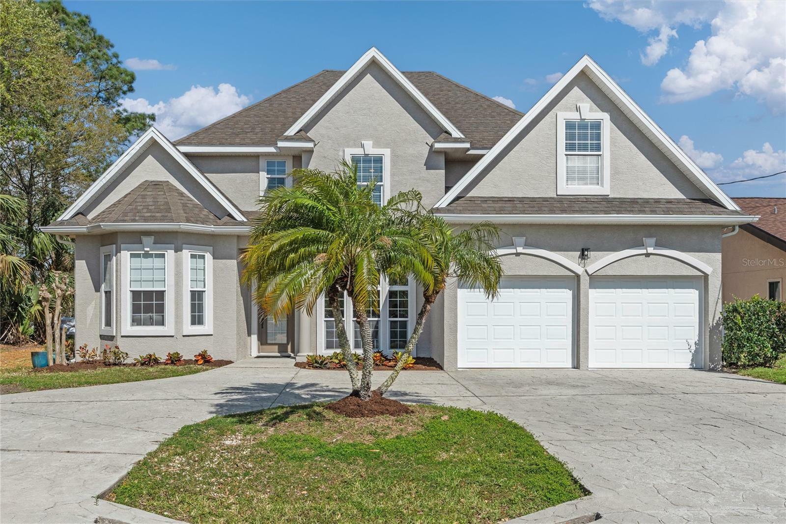 Property Photo: 13 Cedarfield Court FL 32137
