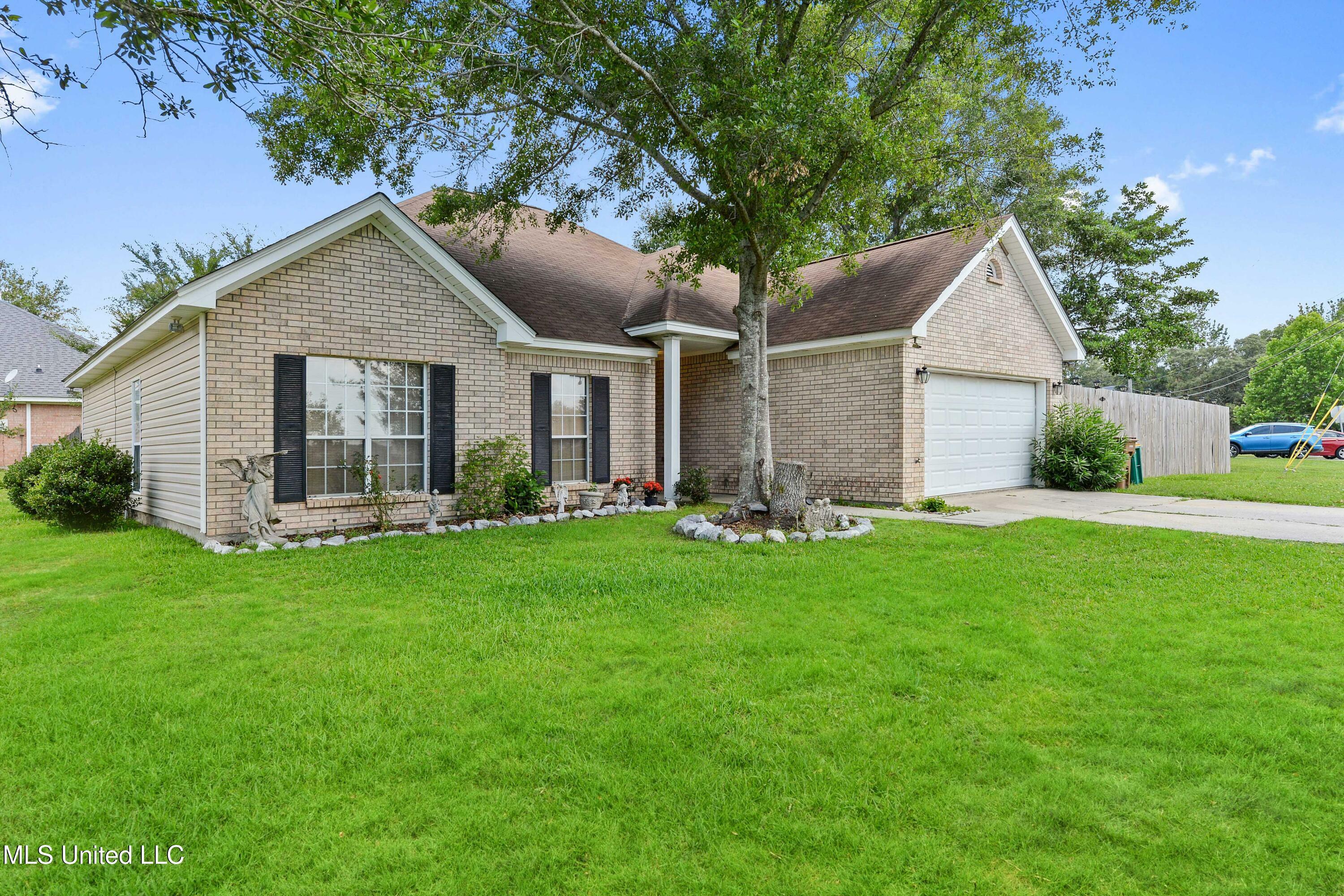 Property Photo: 11053 Pin Oak Drive MS 39532