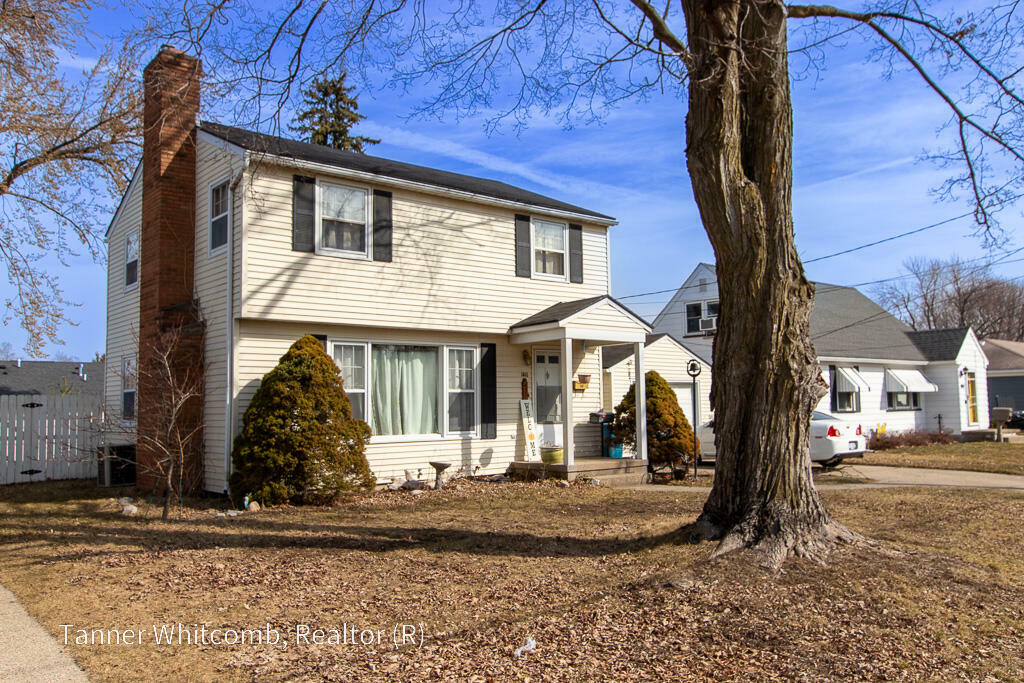Property Photo: 1313 Ellsmere Street NE MI 49505