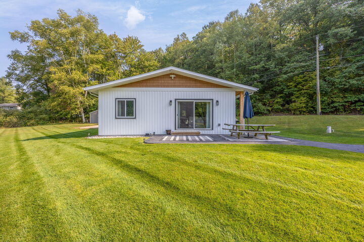 5051 Bliss Lane  Newaygo MI 49337 photo
