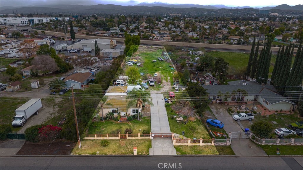 Property Photo: 1905 E Victoria Avenue CA 92408
