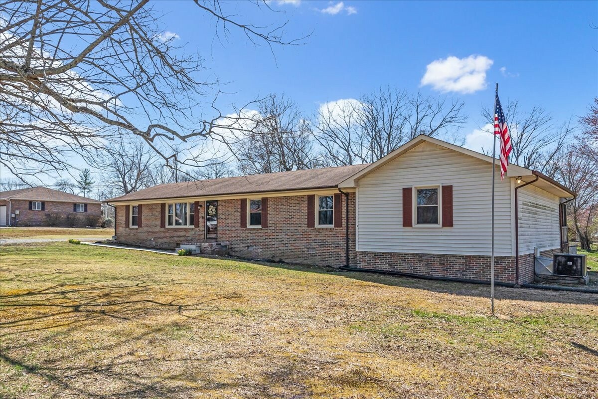 Property Photo: 499 Ridgewood Dr TN 37355