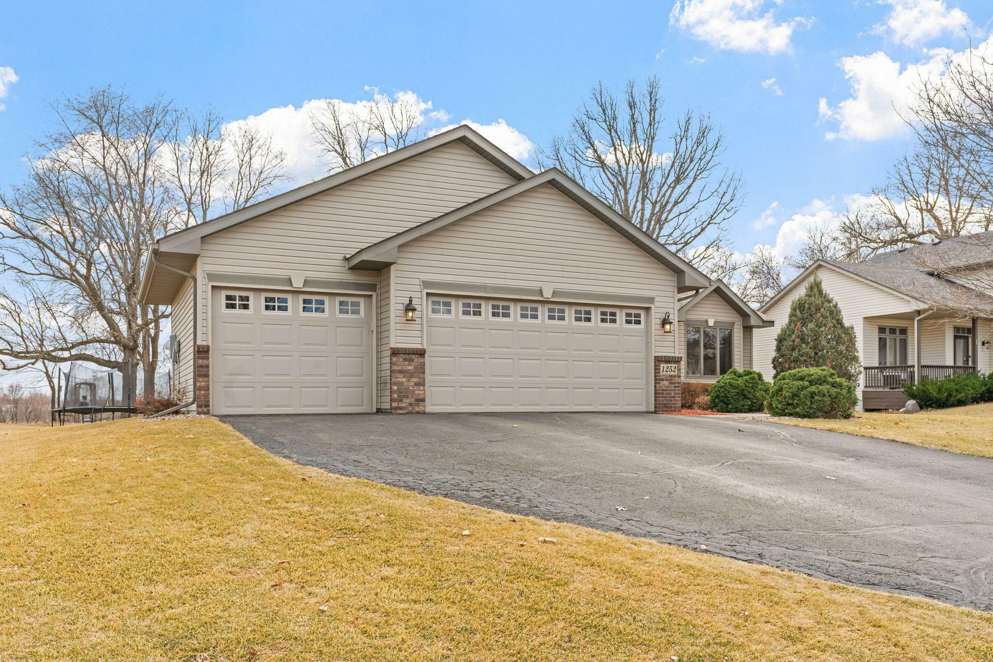 Property Photo: 1252 Irvine Drive MN 55341