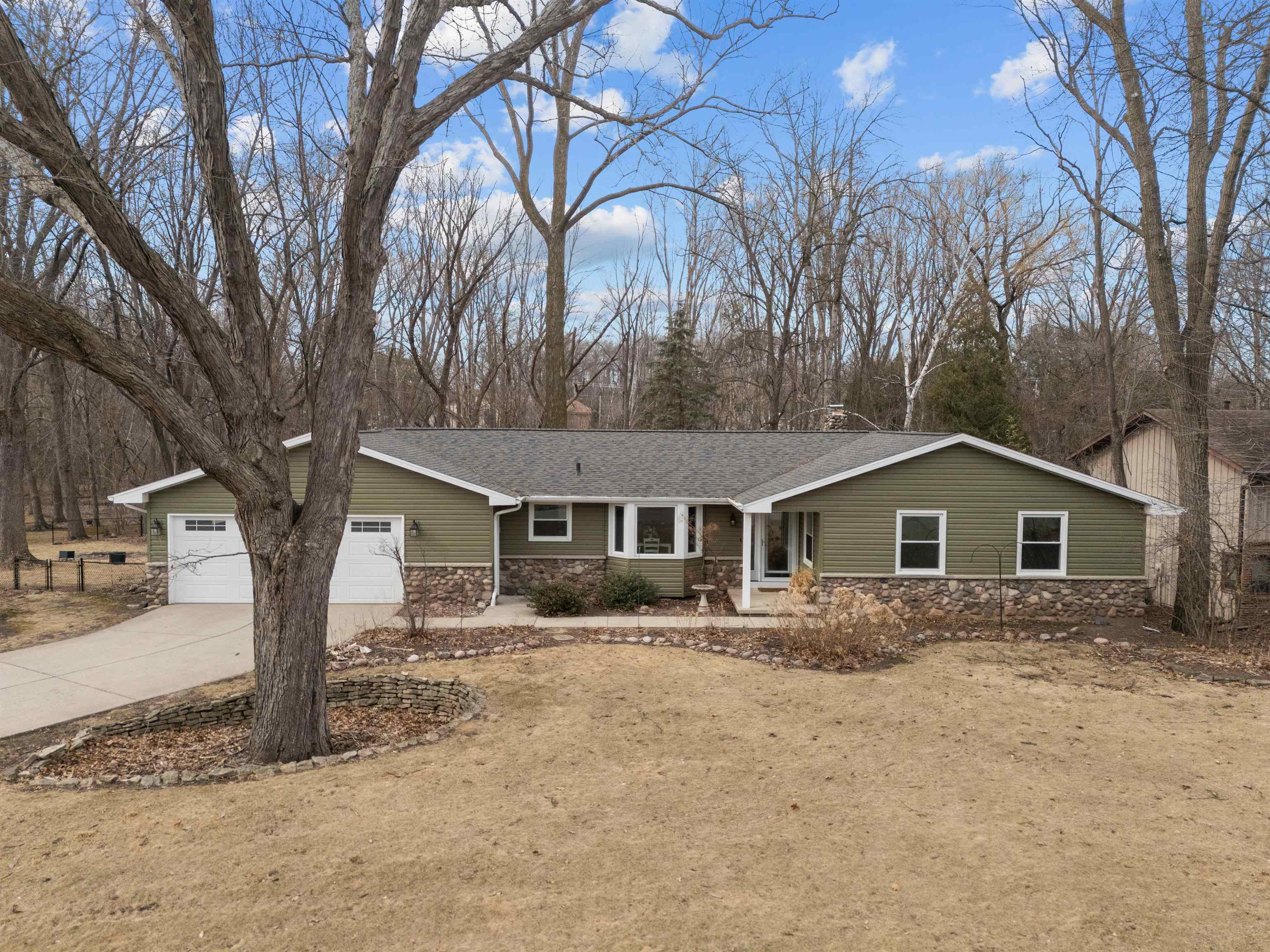 2658 He Nis Ra Lane  Green Bay WI 54304-1308 photo