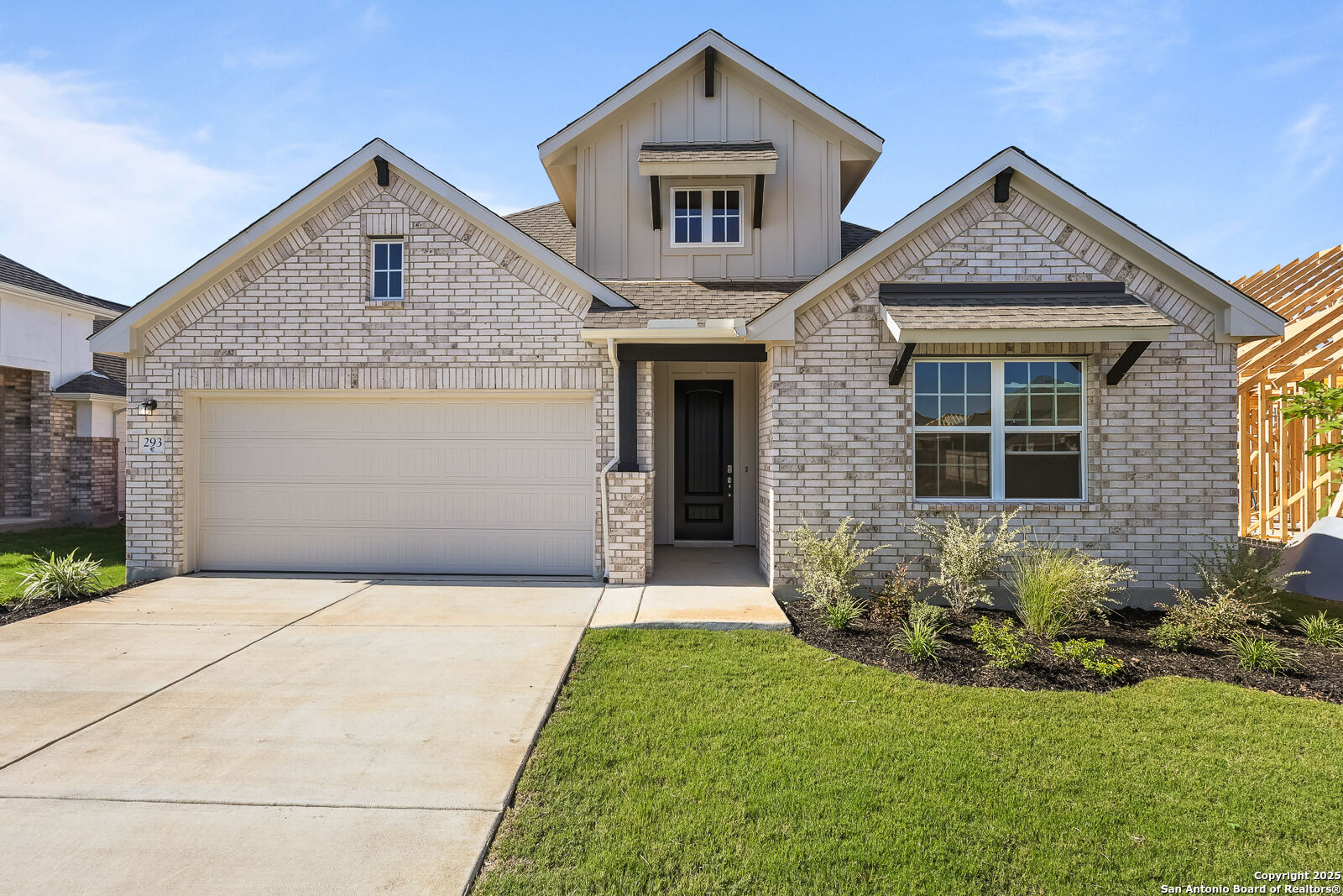 Property Photo:  293 Ainslie St W  TX 78009 