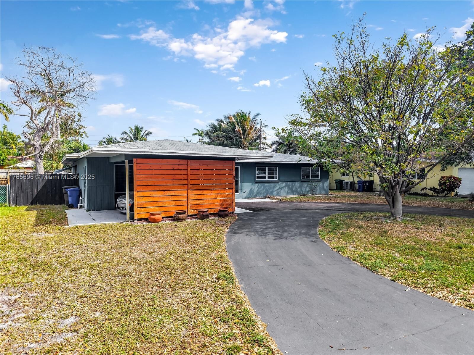 Property Photo:  1671 NE 56th Ct  FL 33334 