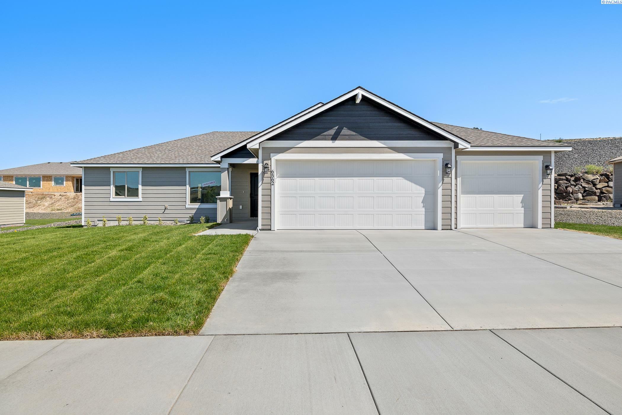 Property Photo: 6562 W 30th Pl WA 99338