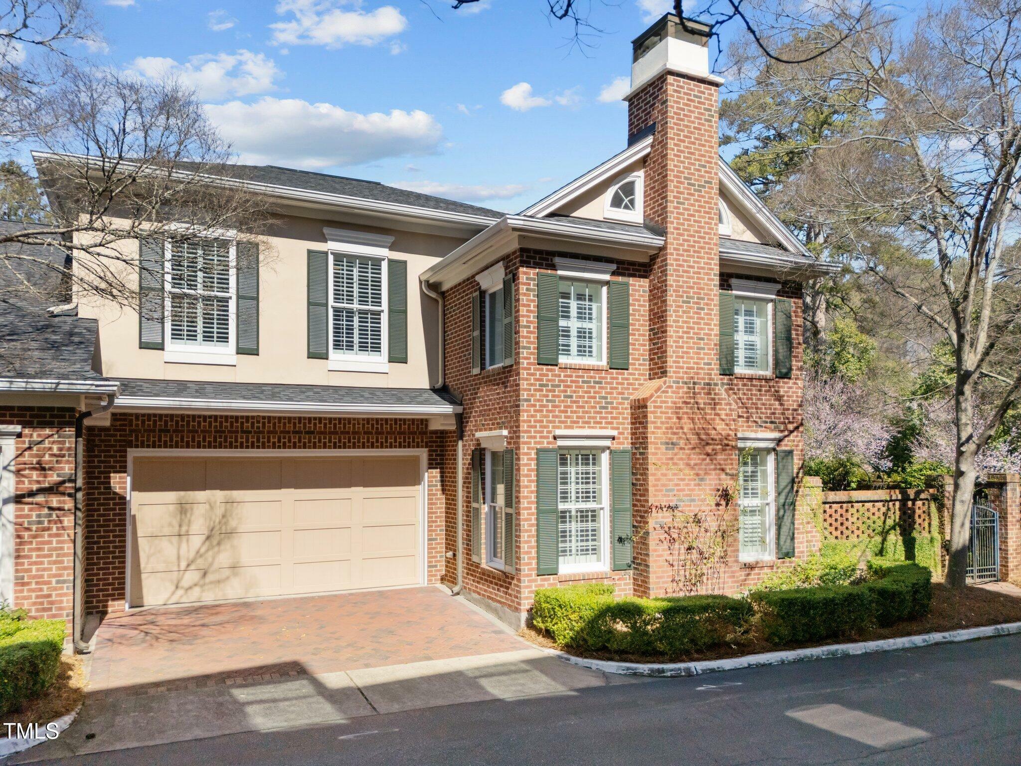 Property Photo: 2820 Glenwood Gardens Lane 101 NC 27608