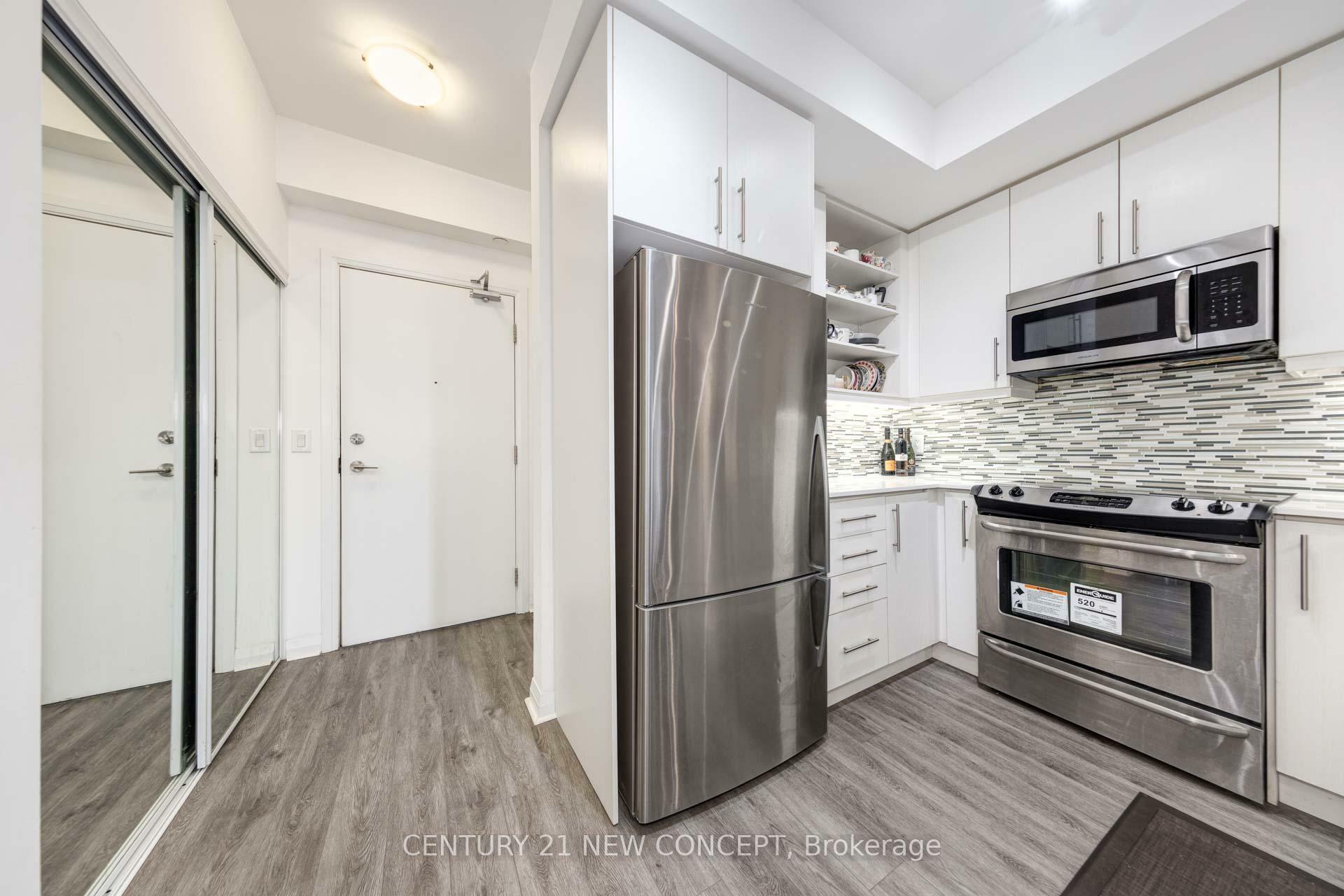 Property Photo: 55 Oneida Crescent 409 ON L4B 0E8