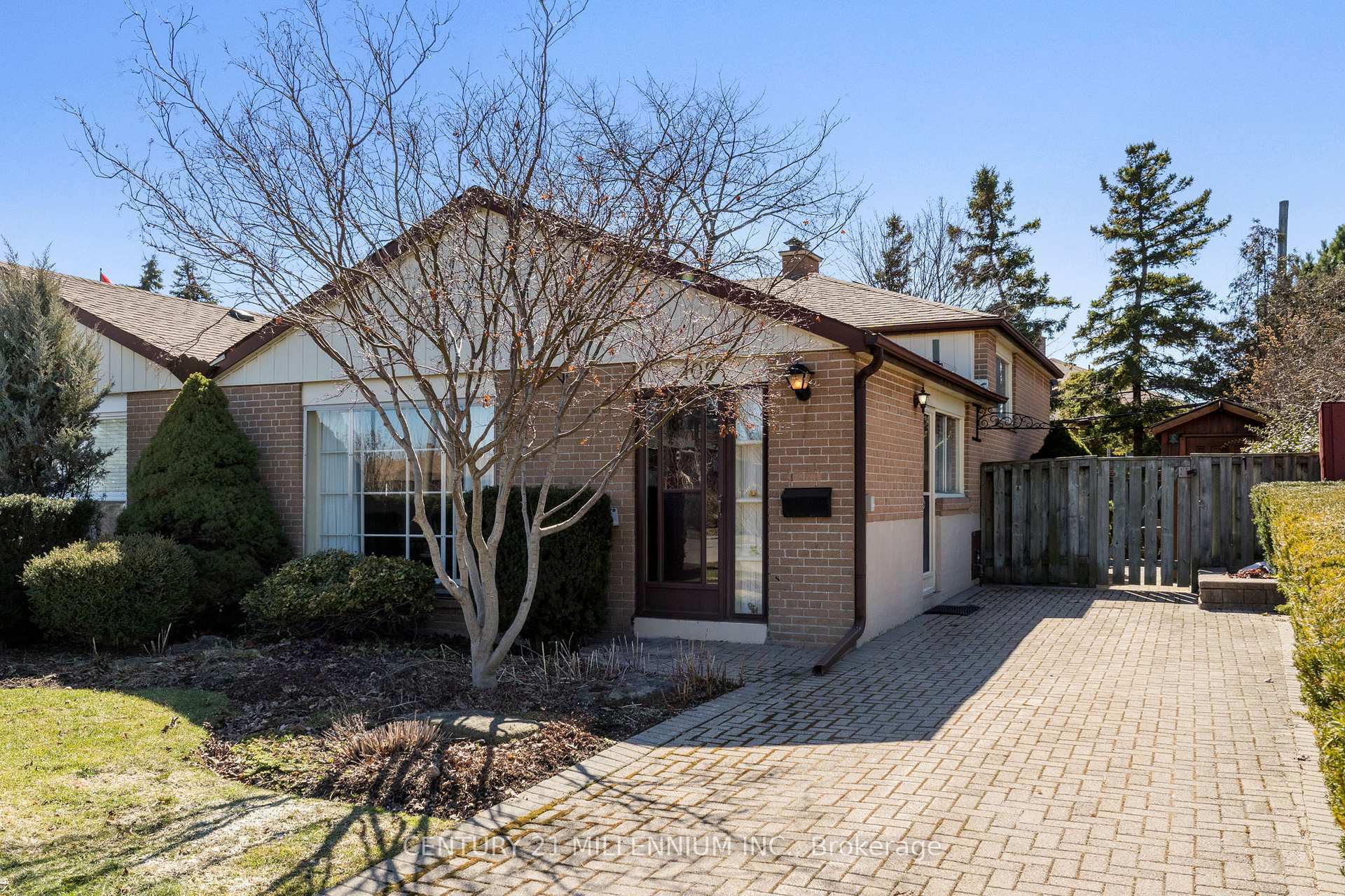 Photo de la propriété: 109 Aloma Crescent ON L6T 2N8