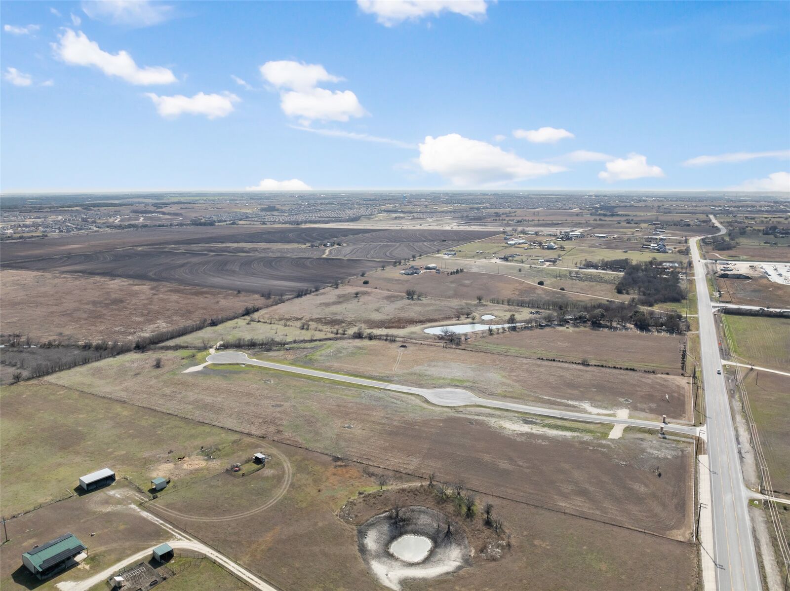 Property Photo:  2558 E Fm 487  TX 76537 