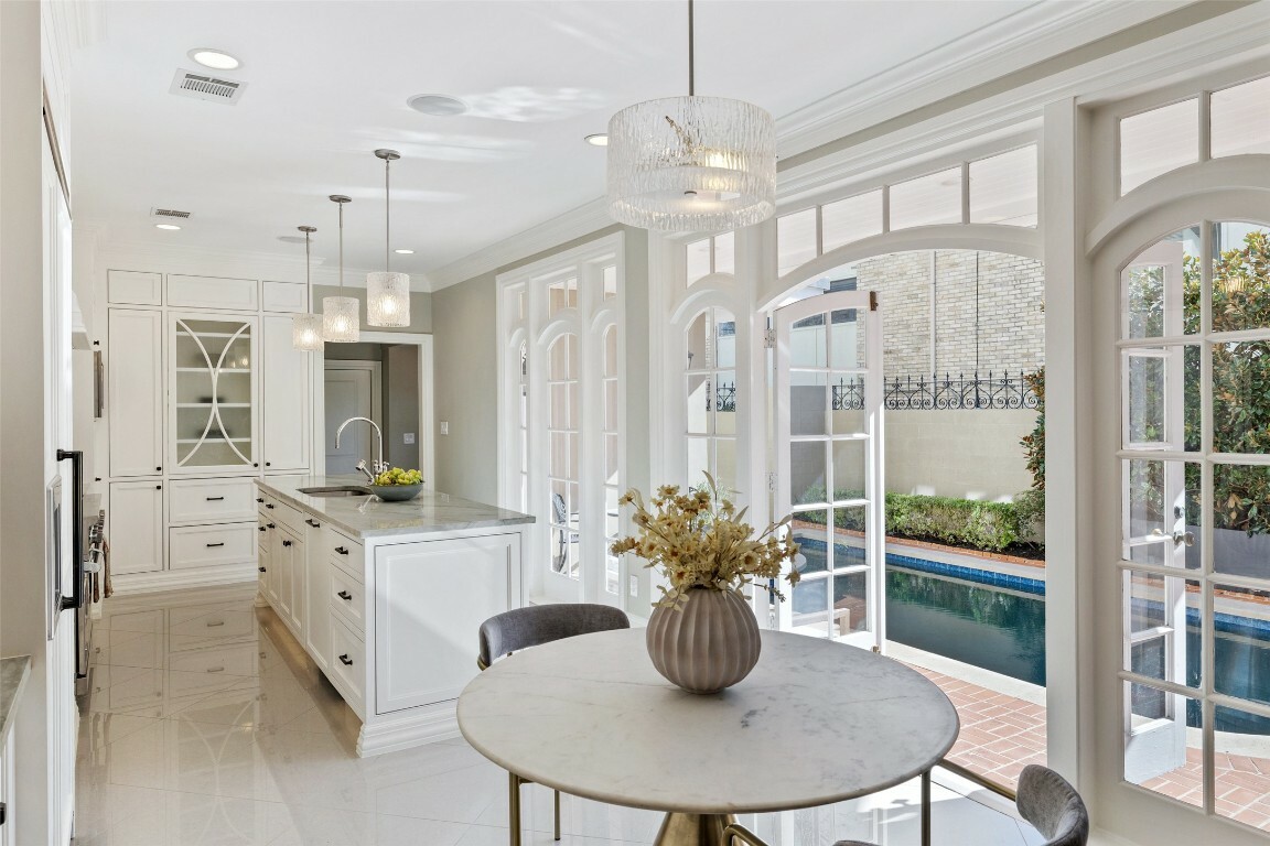 Property Photo: 1810 W 35th Street TX 78703
