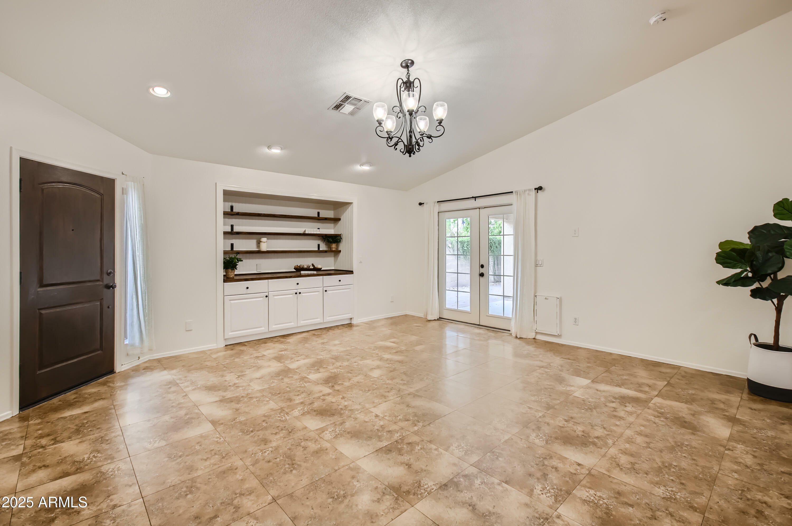 Property Photo: 9342 W Albert Lane AZ 85382