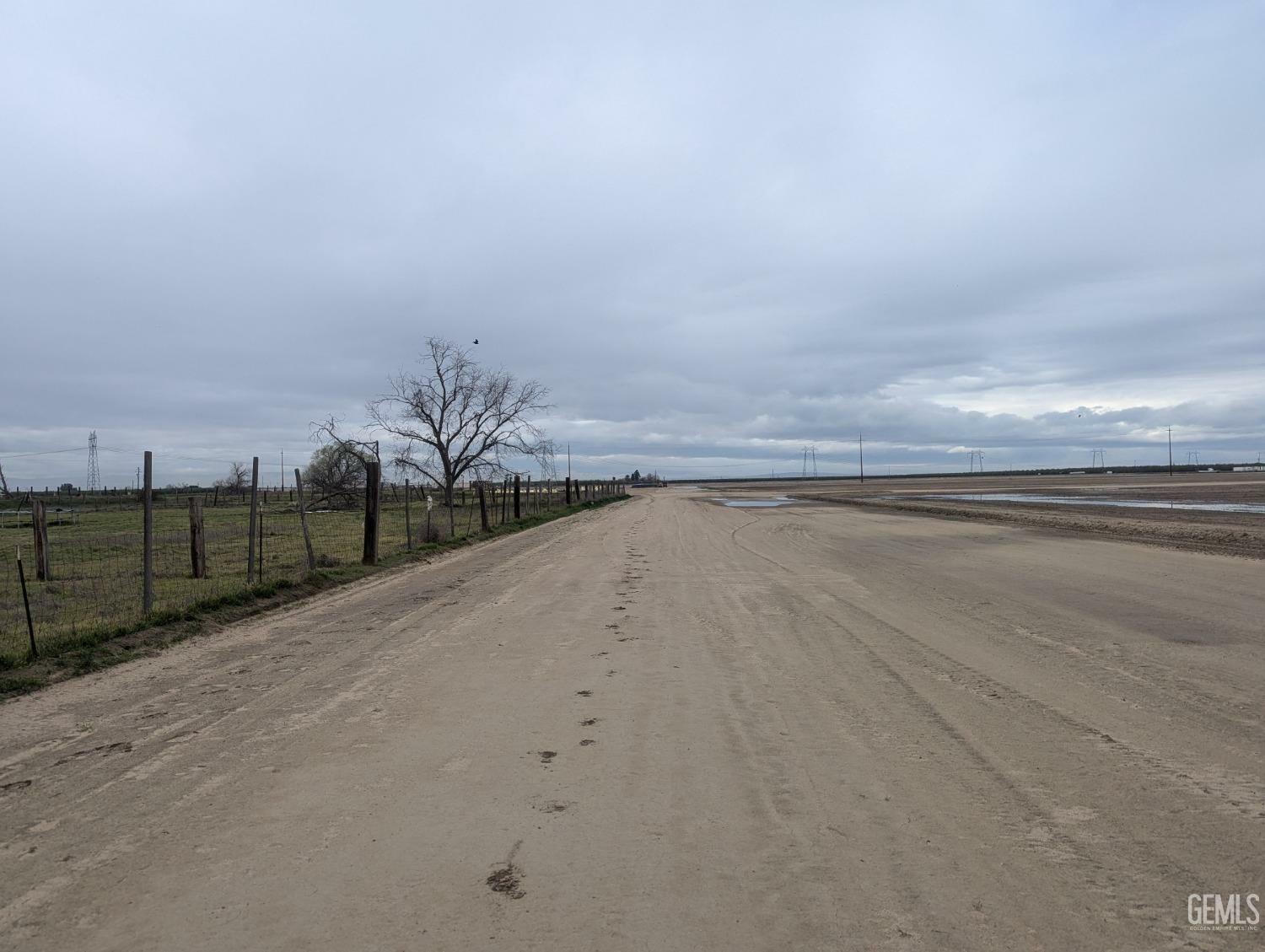 Property Photo: 13763 Gosford Road CA 93313