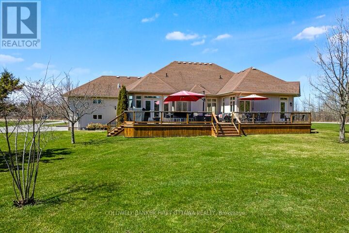 Property Photo:  556 West Point Drive  ON K7H 3C7 