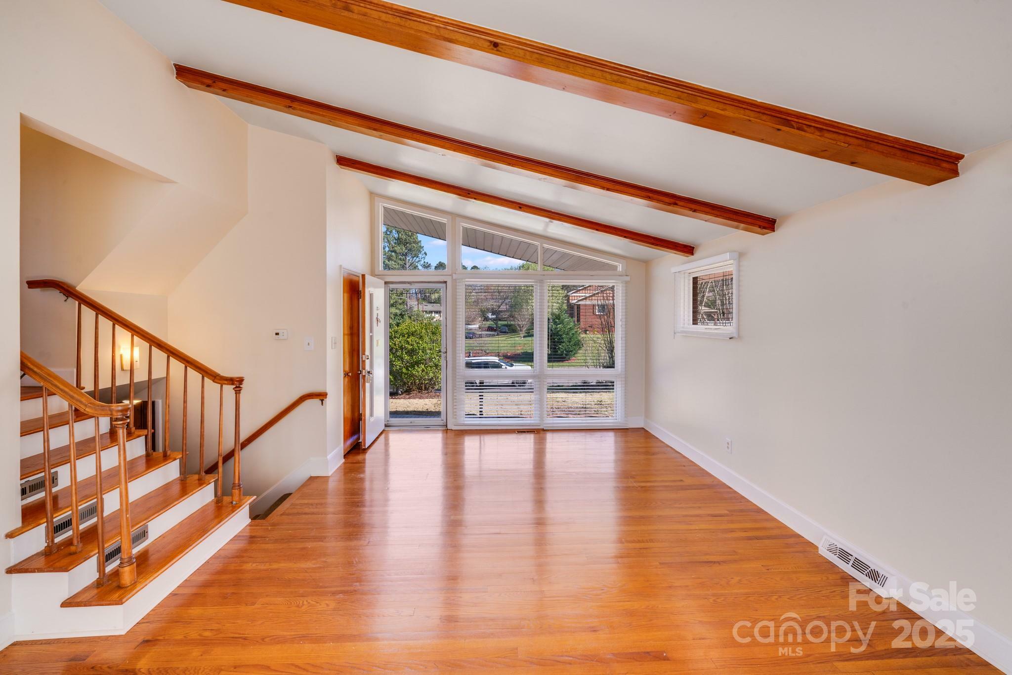 Property Photo: 2300 Highlawn Drive NC 28212