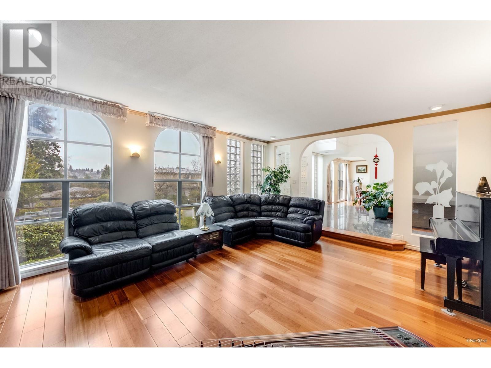 Property Photo: 4438 Magnolia Street BC V6J 4B5