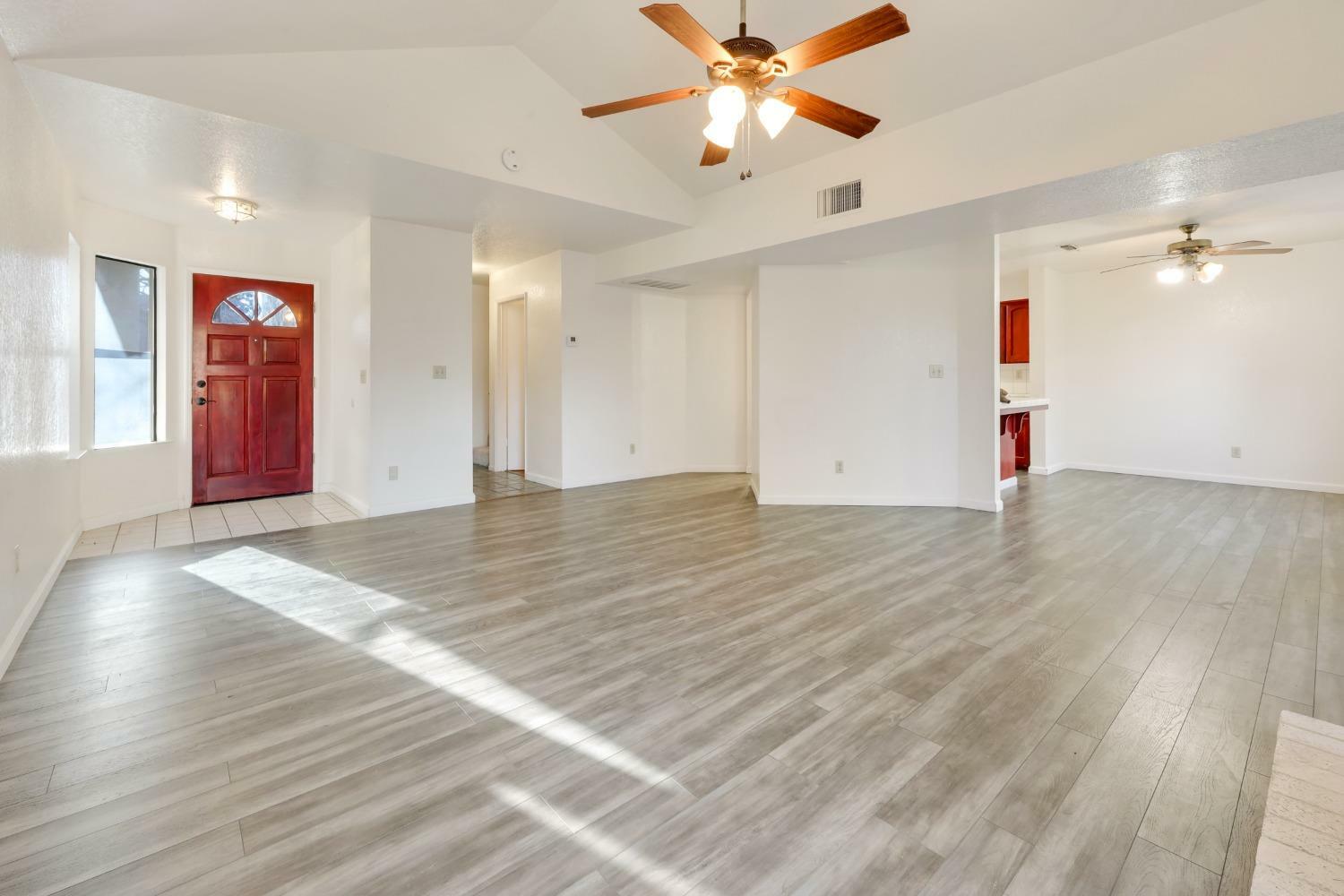 Property Photo: 503 E Alluvial Avenue 102 CA 93720