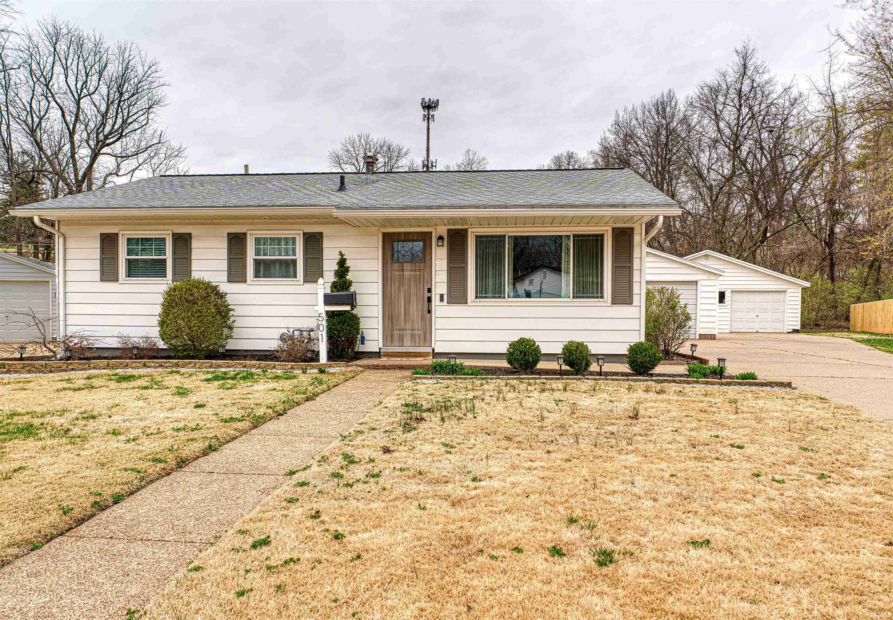 Property Photo: 501 Thornberry Drive IN 47710