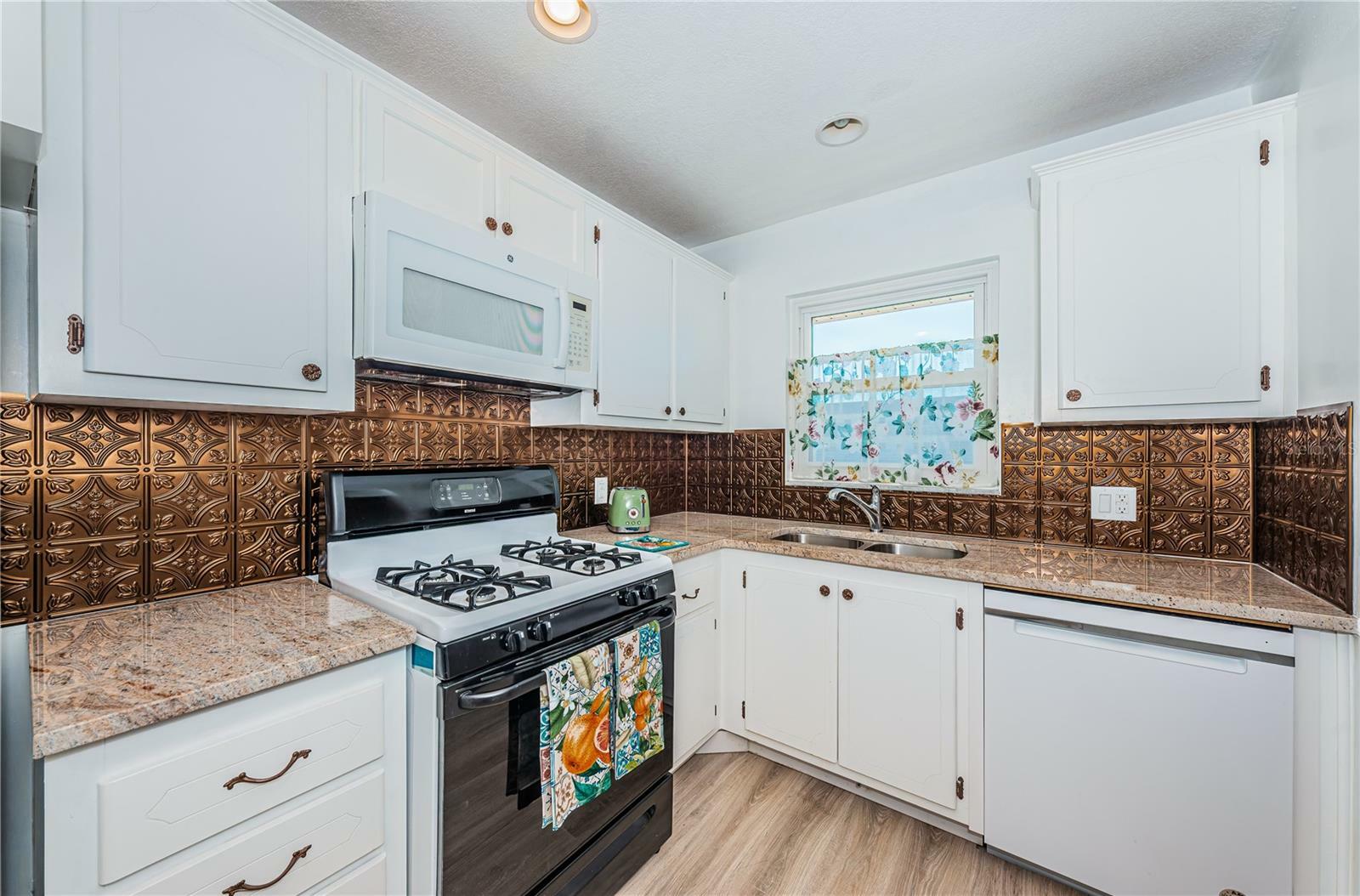 Property Photo: 3010 59th Street S 314 FL 33707