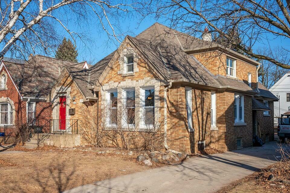 2630 N 62nd St  Wauwatosa WI 53213 photo