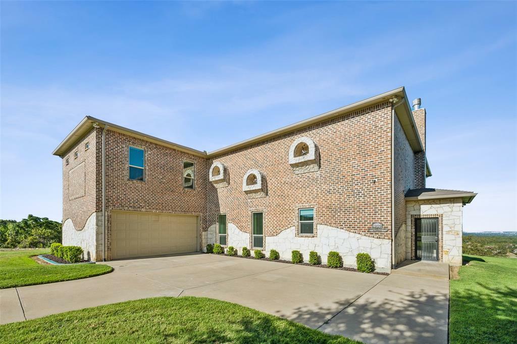 Property Photo: 1909 Mount McKinley Place TX 75104