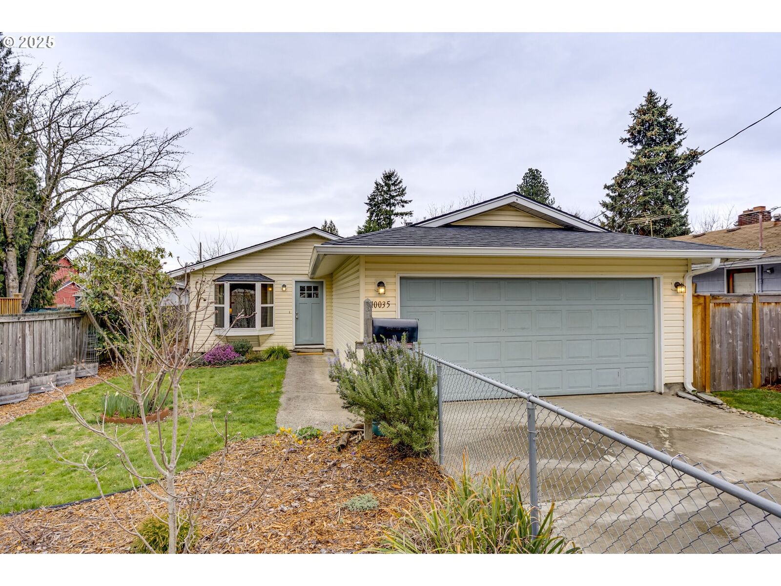 Property Photo:  10035 N Ivanhoe St  OR 97203 