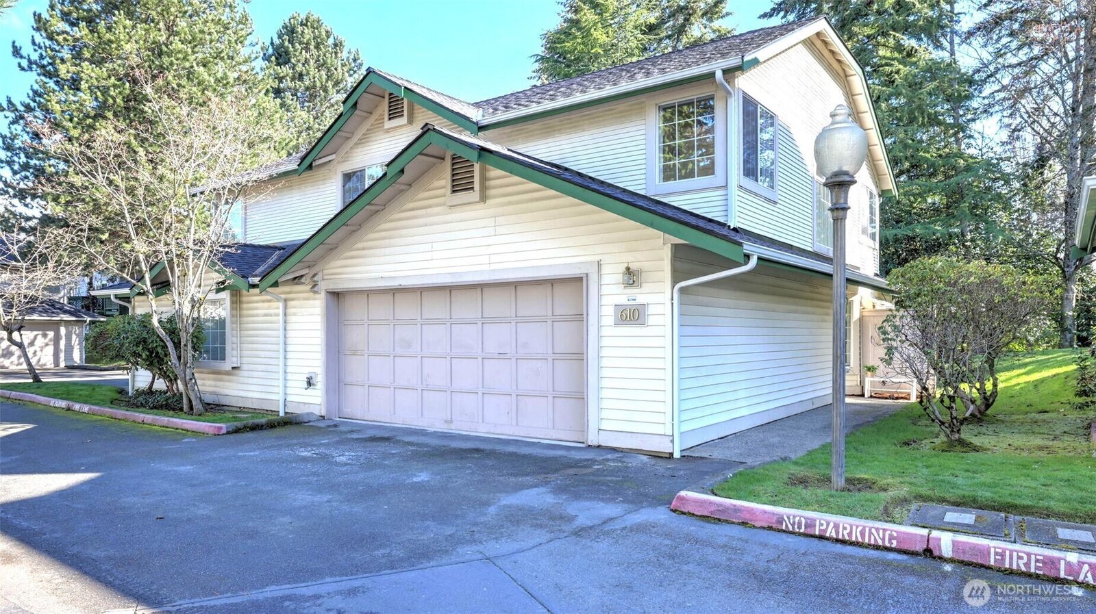 Property Photo: 610 122nd Avenue NE WA 98005