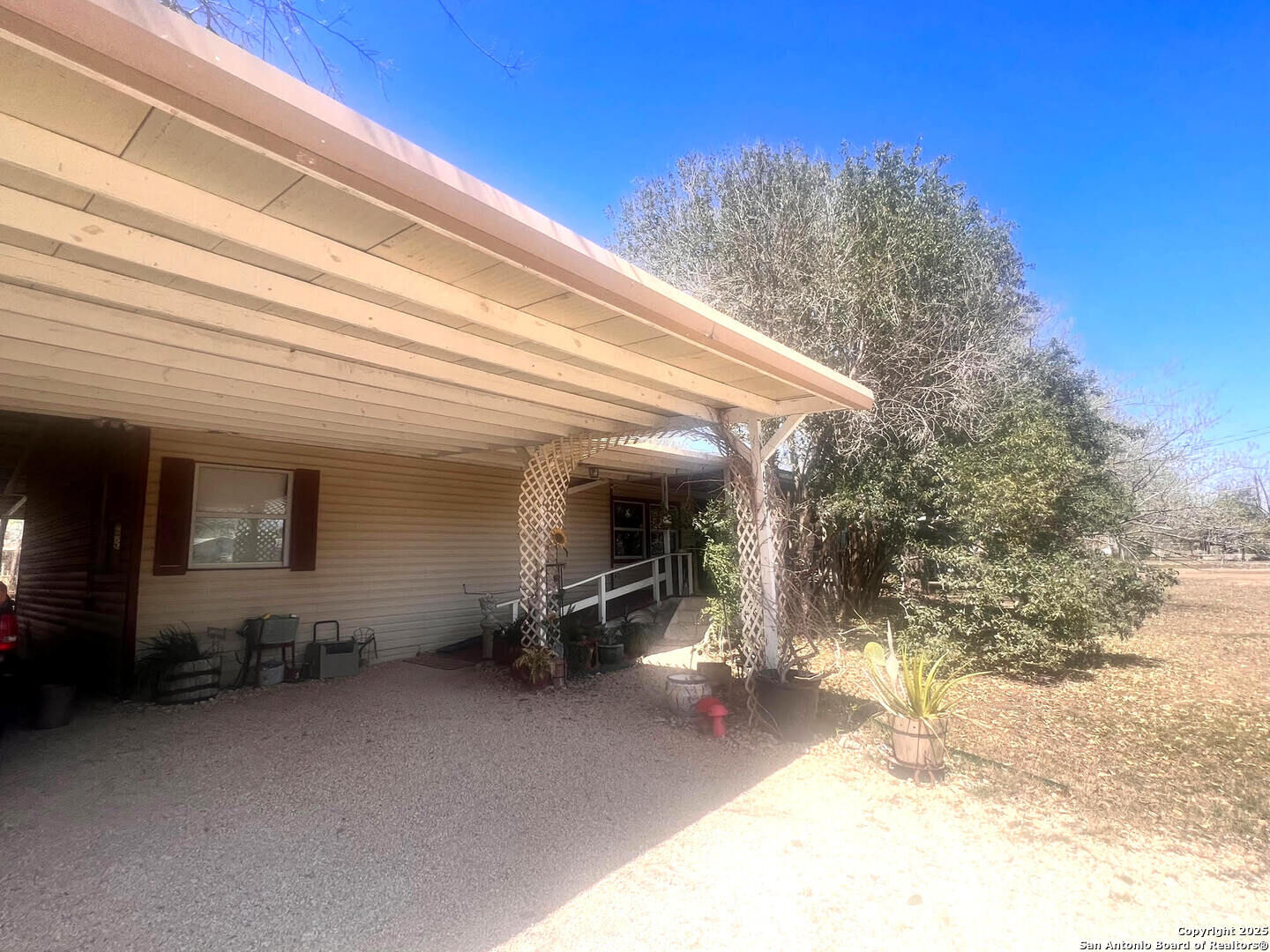 Property Photo:  6207 Pioneer Ridge  TX 78245 