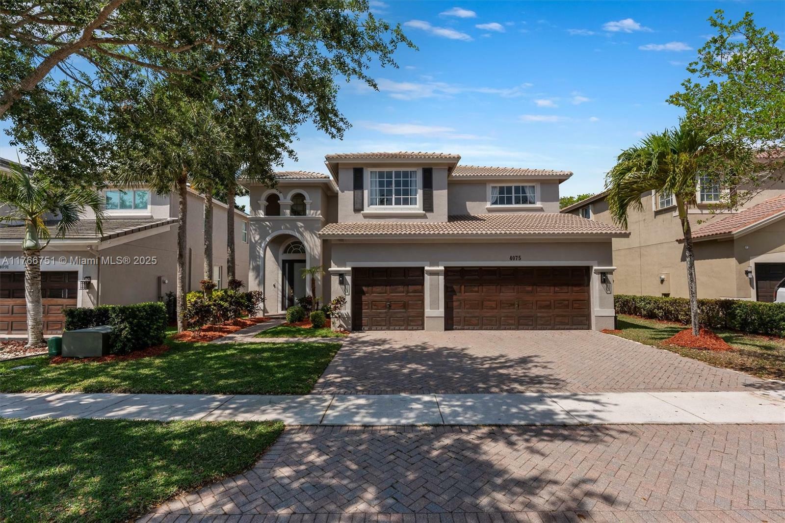 Property Photo: 4075 Cascade Ter FL 33332