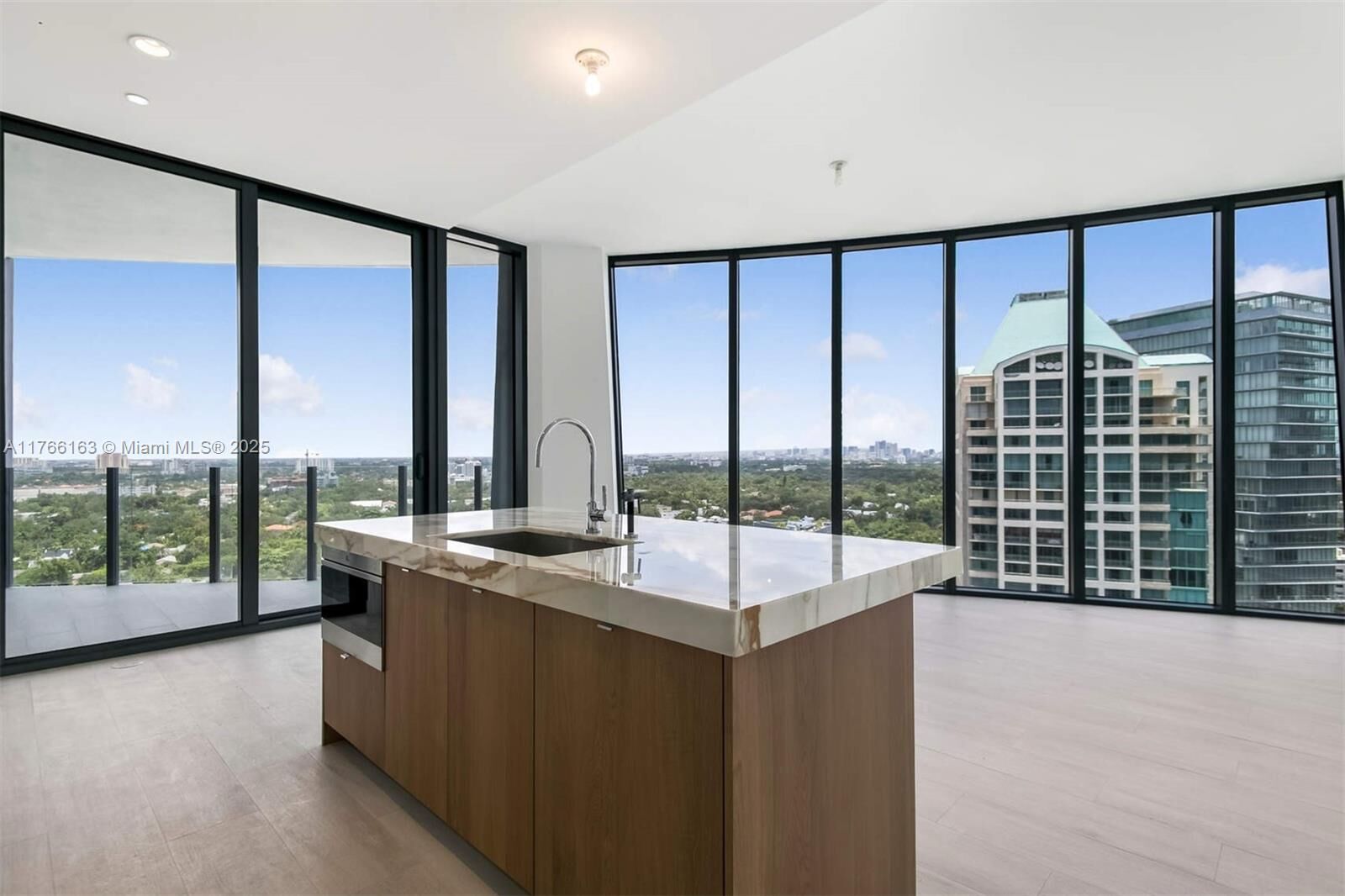 Property Photo:  2831 S Bayshore Dr 1805  FL 33133 